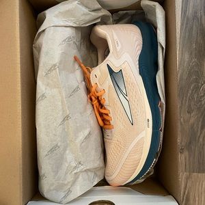 BRAND NEW ALTRA TORIN 5 (W9)